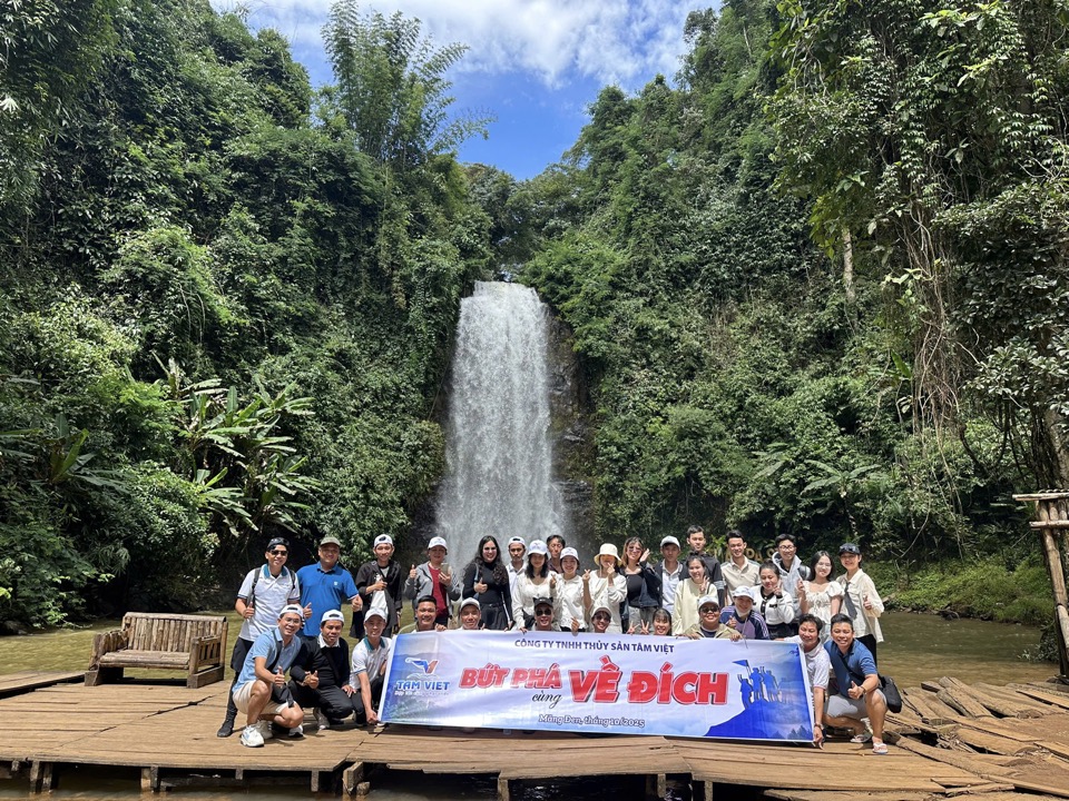 Tour Măng Đen