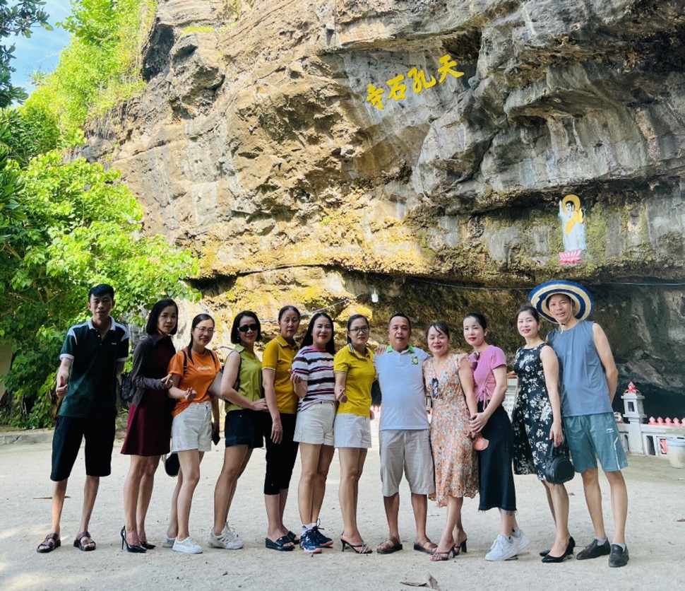 Chùa Hang đảo Lý Sơn