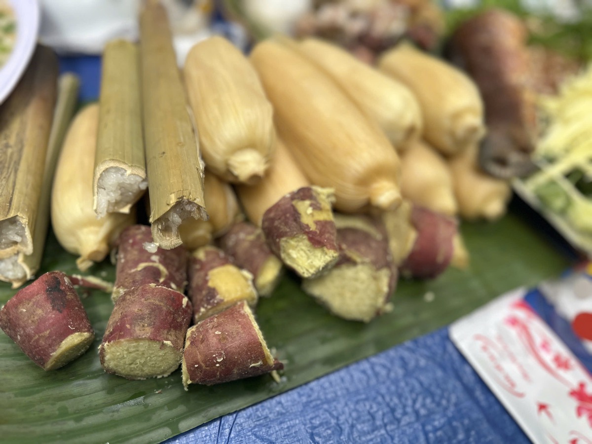 Bữa trưa với cơm lam tại rừng Kon Ka Kinh