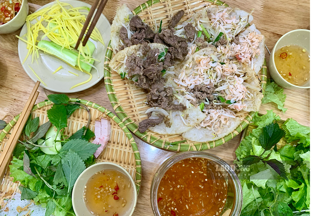 Bánh xèo tép đồng tại Quy Nhơn